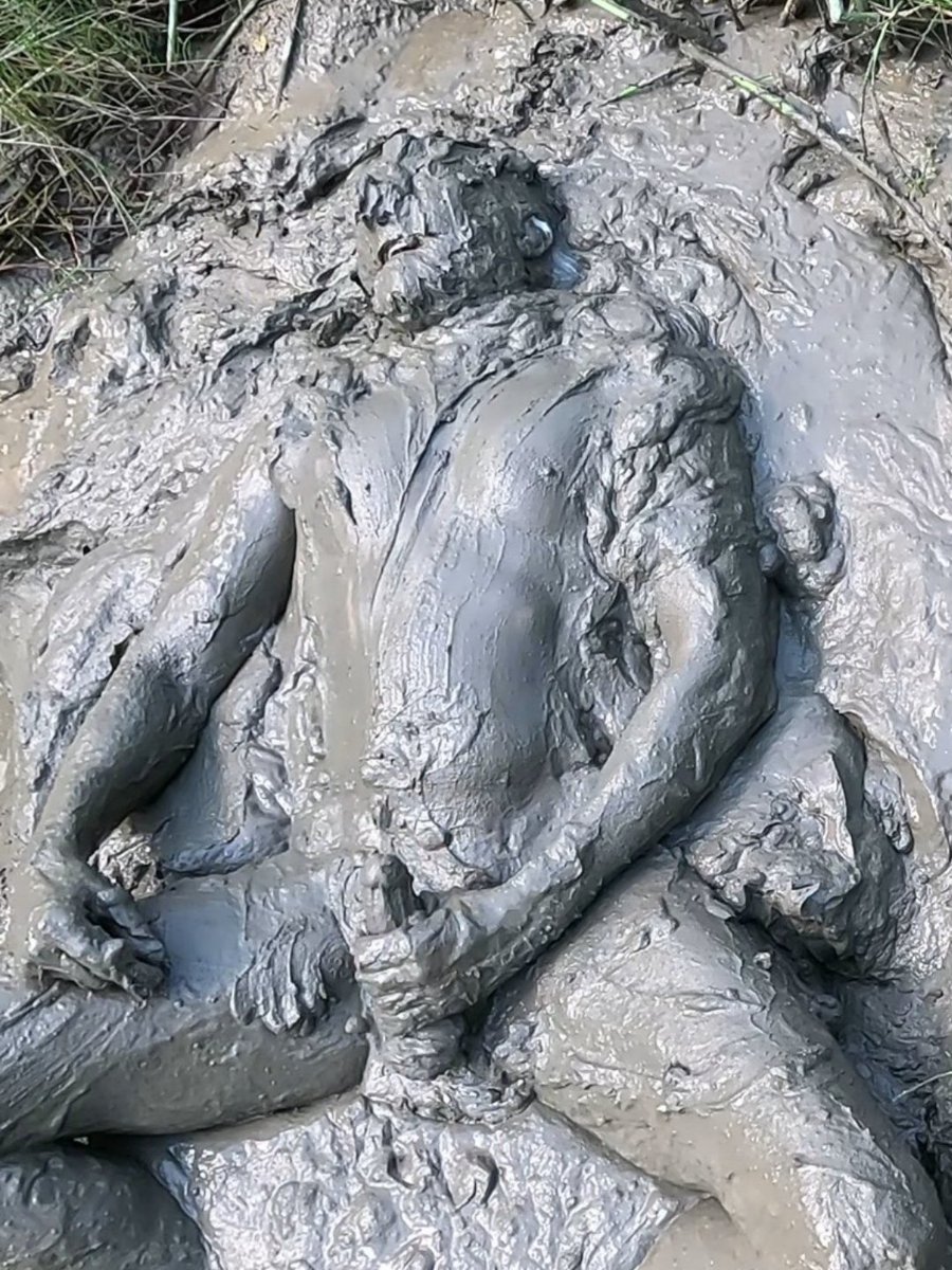 muddy_buck's tweet photo. A Mudbeast is a creature of the earth, rising up from the muck. He writhes in ecstasy stroking his hard mudcock!
#muddy #mudfetish #mudmen #mudbeast #mudplay #mudcock https://t.co/Ko3yNFxStE