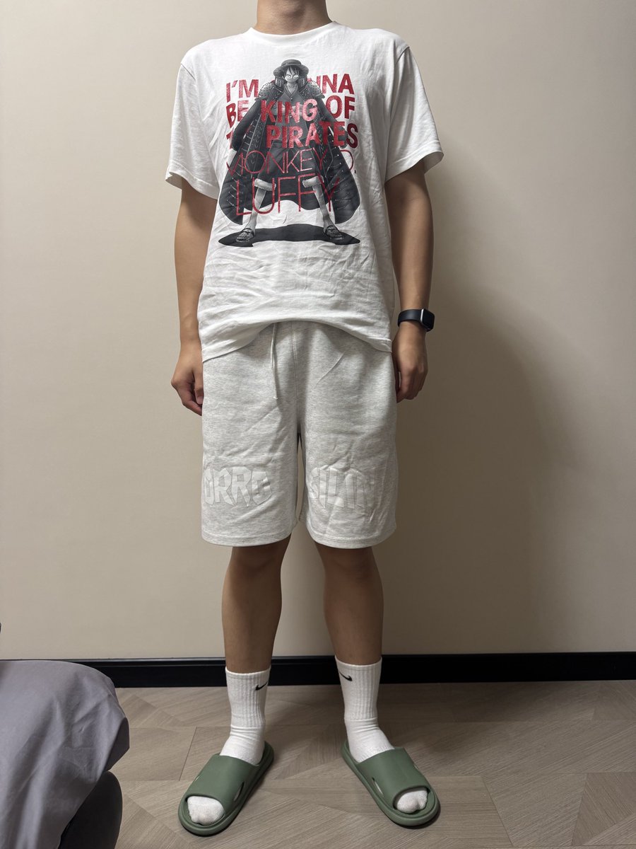 ZRxuan99's tweet photo. 好奇心作祟，白皮校草第一次做牛的尝试 https://t.co/tohq9Yz20w