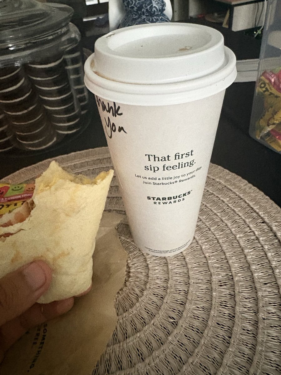 KaffeineKarma's tweet photo. I finally caved. The burrito sucks tho 🫠 https://t.co/Pn0RRfwxD5