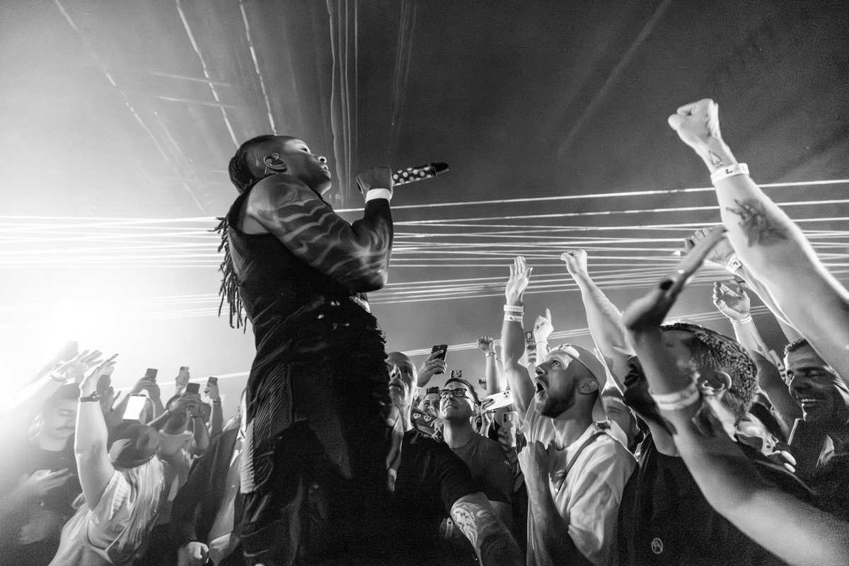 the_prodigy's tweet photo. Pure ruckus in Istanbul,,, next up Sarajevo for the first time , then we hittin Warriors Dance ,,,
U better be ready 🔥

Photos by Cem Gültepe https://t.co/dAGIFTGrLh