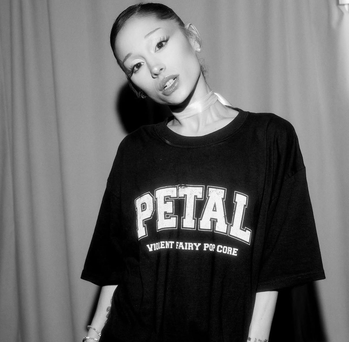 TeamArianaHQ's tweet photo. violent fairy pop core ꕤ https://t.co/8Q7Fx9L4DY