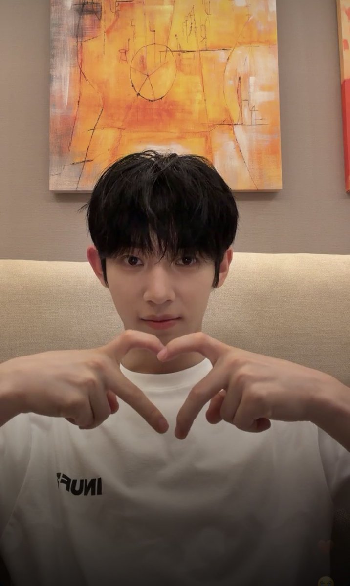 where743377's tweet photo. 这么可爱真的过分了小时宇，伟大的脸颊肉🥰🥰 https://t.co/PYqLw1G0Nd