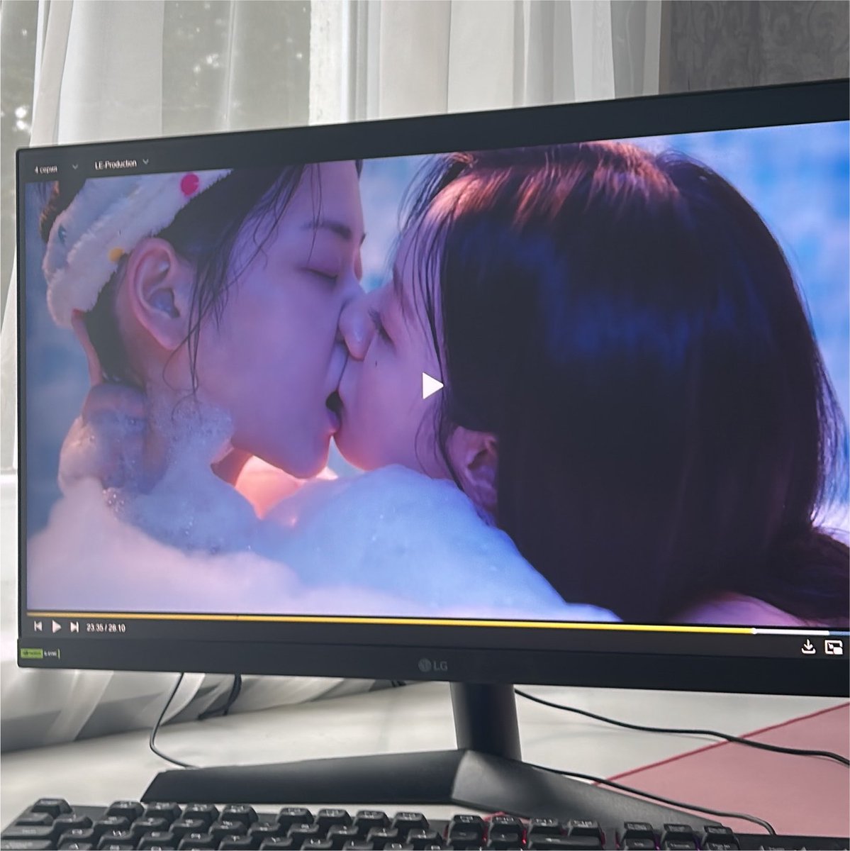 eliwillnevercry's tweet photo. I CANT BREATHE???? https://t.co/Z0UnzIPeI7