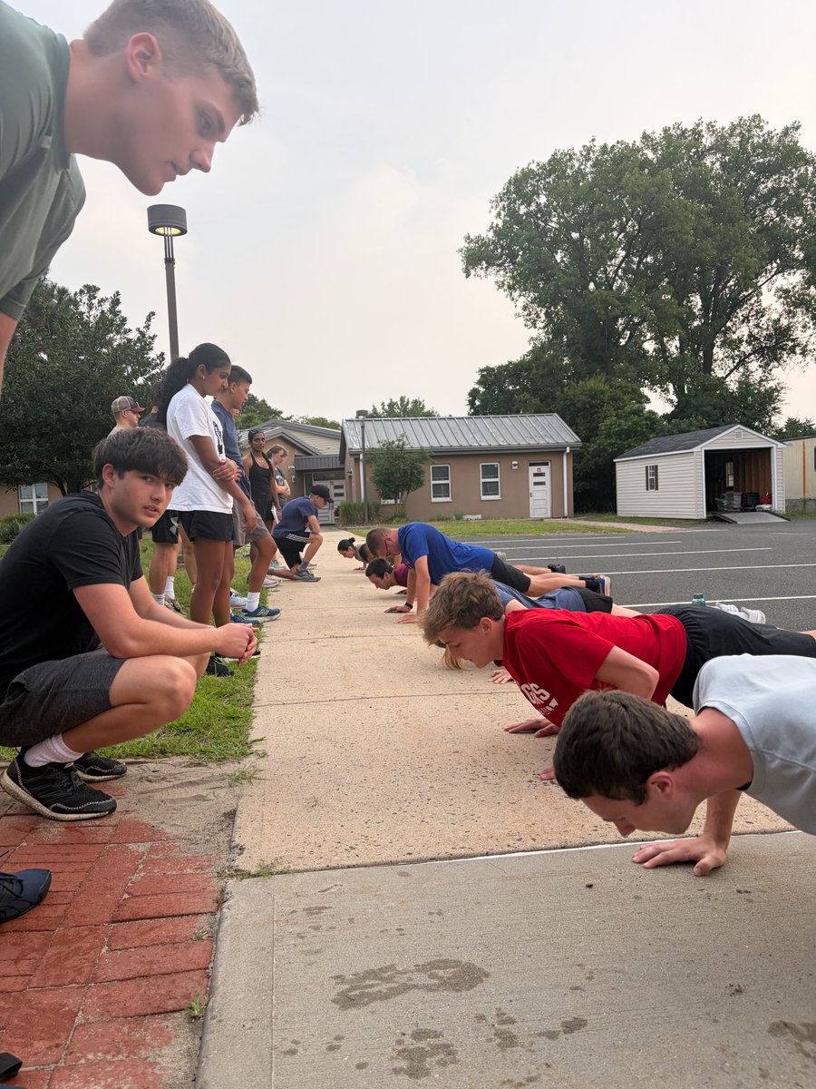 MastNjrotc's tweet photo. Another day of training and preparing for the start of the school year! #NJROTC #NSTC #NETC #NROTC https://t.co/WcfPFVgKJA