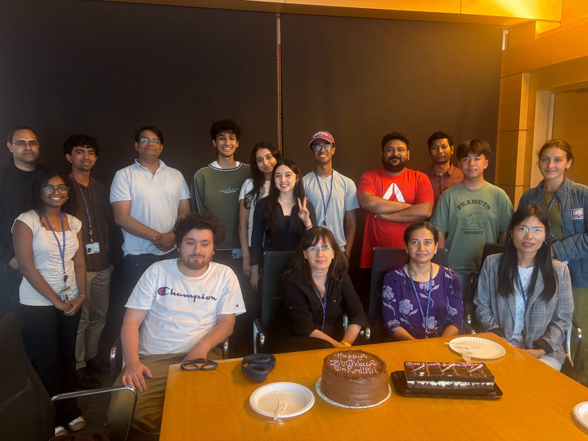 chiosislabmskcc's tweet photo. 🌅 Another busy summer in the books! Chiosis Lab mentored 9 high school &amp; undergraduate students over the last few months. We are always happy &amp; inspired to support young people interested in science. 
Shoutout to our excellent students &amp; kudos to their mentors! #STEM #mentorship https://t.co/18lFHL9wNZ