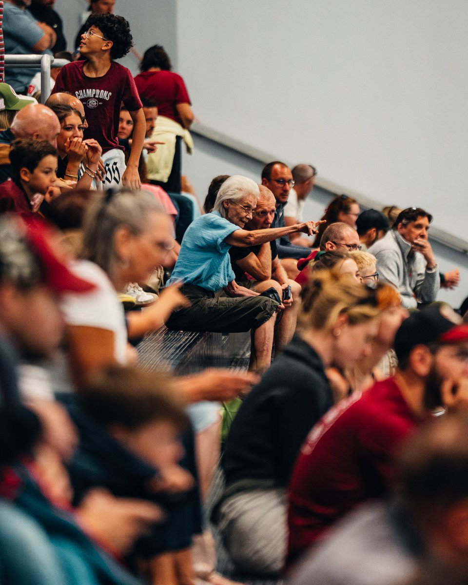 officialGSHC's tweet photo. 𝐋𝐚 𝐅𝐚𝐦𝐢𝐥𝐥𝐞 𝐆𝐫𝐞𝐧𝐚𝐭 🦅 😍

Merci à tous d'avoir assisté à l'entrainement ouvert au public aujourd'hui ! 🙌 https://t.co/IE5FHH8isU