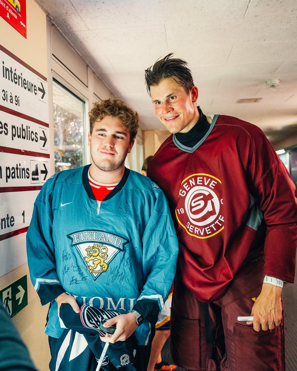 officialGSHC's tweet photo. 𝐋𝐚 𝐅𝐚𝐦𝐢𝐥𝐥𝐞 𝐆𝐫𝐞𝐧𝐚𝐭 🦅 😍

Merci à tous d'avoir assisté à l'entrainement ouvert au public aujourd'hui ! 🙌 https://t.co/IE5FHH8isU