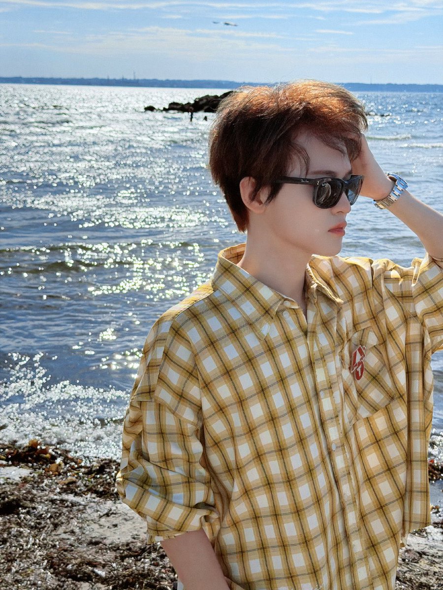 ZCLFEED's tweet photo. 260811 #CHENLE weibo update 

"瑞典之行存档📷
很幸运可以和燃青团的大家一起！
享受合唱，享受音乐，继续出发🌍"

#辰乐 #천러 https://t.co/l8Hm2NmGzN