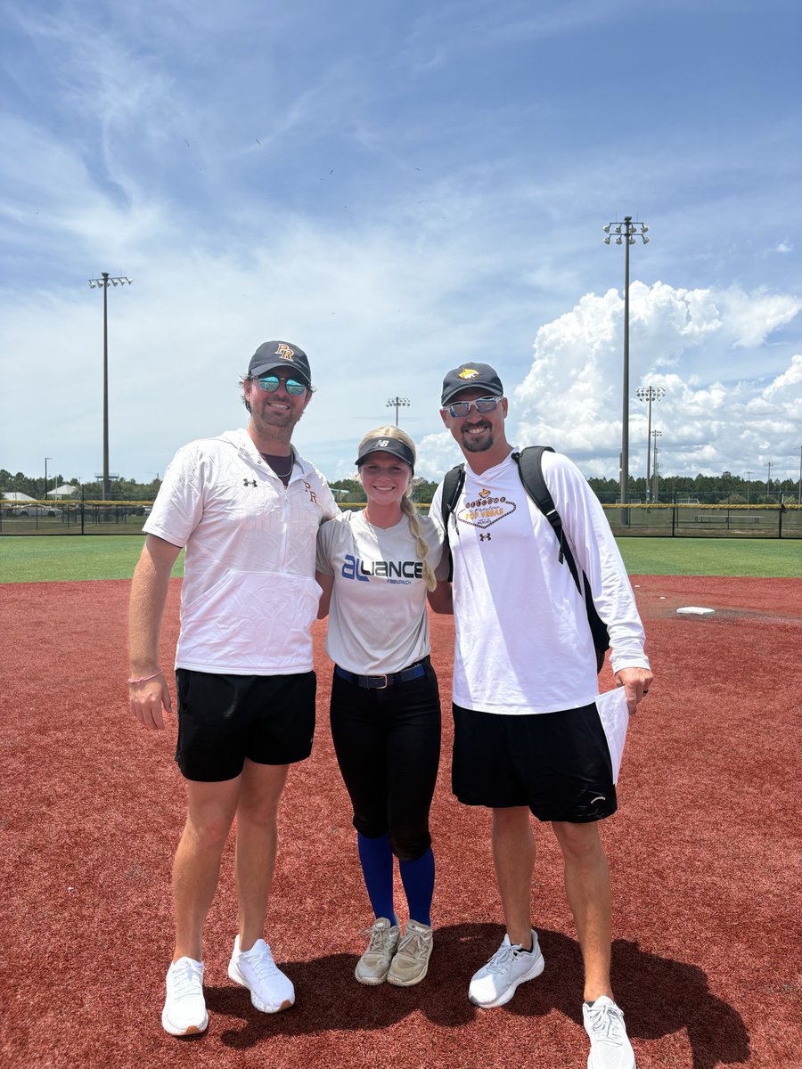 addisonhadley01's tweet photo. Had a great time and as always left with great advice and many tips to improve my game from the Coaches at the @GCexposurecamp!  Thank you to all the Coaches that were there! 

@SapsSoftball 
@LSUsoftball @AuburnSoftball @PearlRiverSB @careywsoftball @LetsGoICC_SB
@BaynesCoach @coastalsouthsb @nicholls_sb @CoLinSoftball @ShcSoftball @UUAthleticsSB @LineDsoftball @PrepSoftball @ExtraInningSB @SHC_softball 
@UUAthleticsSB
