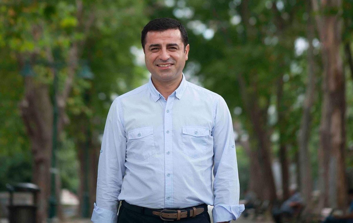 hikmetdurgun's tweet photo. Meclisten geçen Süreç Yasası Selahattin Demirtaş’ı da etkiliyor. Yani MGK kararı sonra resmi gazetede yayınladıktan sonra Selahattin Demirtaş da tahliye edilecek. Görüştüğüm güvenilir kaynaklar bunu doğruluyor. https://t.co/ysXg4i9Xl0