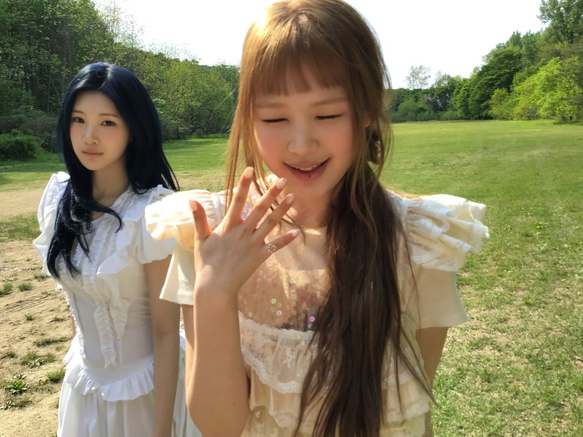 nayeorh's tweet photo. ㅤ࣭୨ৎㅤ𝗆𝗈𝗈𝖽𝗒,   𝖼𝗅𝗎𝗆𝗌𝗒,   𝖺𝗇𝖽   𝗉𝗋𝖾𝗍𝗍𝗒   ઈઉ https://t.co/0uJYLDFN7z