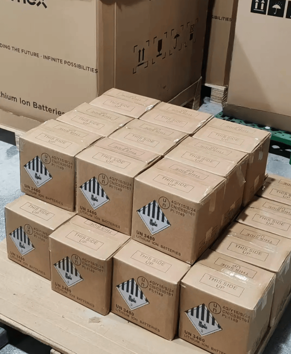 MalettoAlex's tweet photo. Just can’t wait to open this little surprise package! Fingers crossed it’s exactly what I’ve been craving. https://t.co/rP7dwUa0eo