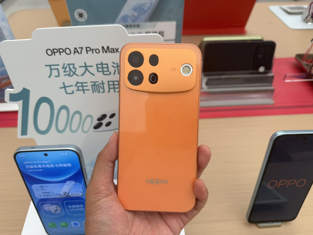 smartphonesfans's tweet photo. Oppo a7promax &amp; Redmi Note17 hands on. #oppo #redmi #oppoa7promax #redminote17 https://t.co/WkstZWP6tV