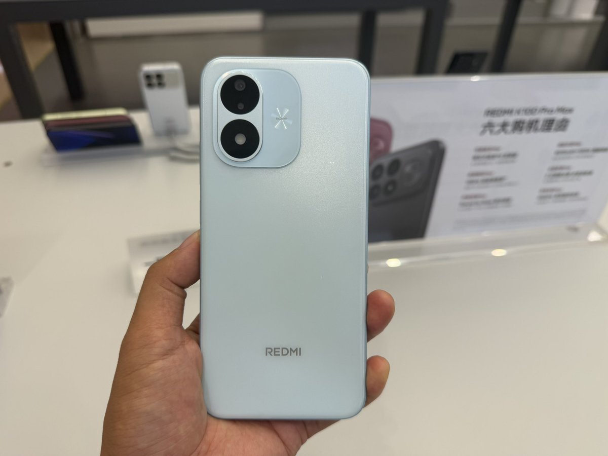 smartphonesfans's tweet photo. Oppo a7promax &amp; Redmi Note17 hands on. #oppo #redmi #oppoa7promax #redminote17 https://t.co/WkstZWP6tV