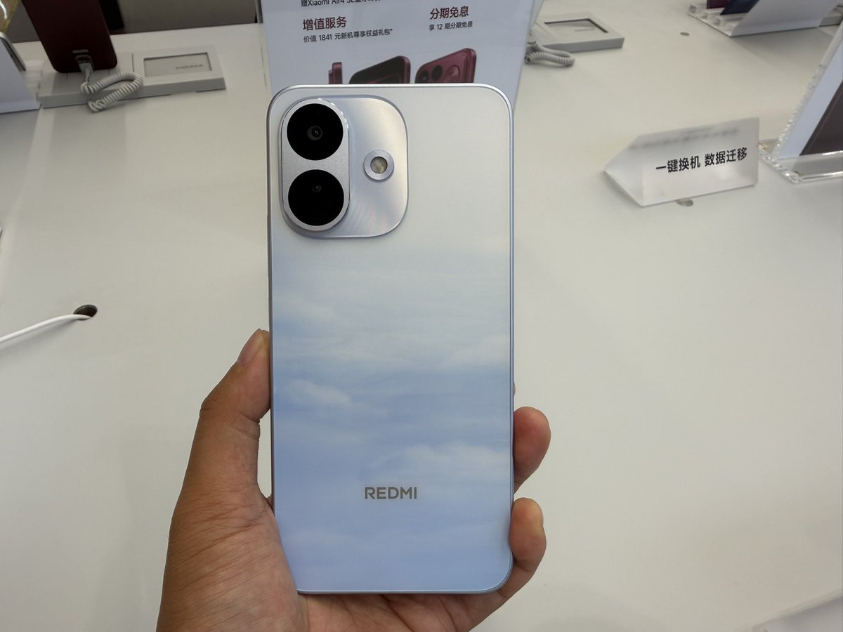 smartphonesfans's tweet photo. Oppo a7promax &amp; Redmi Note17 hands on. #oppo #redmi #oppoa7promax #redminote17 https://t.co/WkstZWP6tV