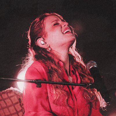CBiazinClub's tweet photo. Aproveitando a deixa, vim inaugurar com vocês a nova identidade do Biazin Club! ♥️ 
Tudo foi feito com carinho pela @ghostdsgn e, mesmo assumindo os riscos dessa nova era, espero que vocês gostem tanto quanto eu. 
Acompanhem tudo por aqui, talvez amanhã desçamos mais um andar. 🎸 https://t.co/1KOHKJCUAy