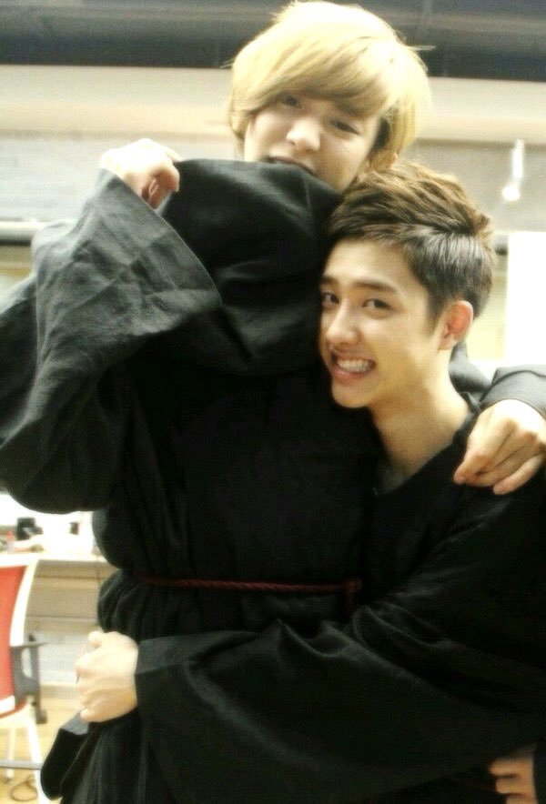 clairmerence's tweet photo. ตำนาน ตั้งแต่สมัยยังไม่มีเอไอแต่ทุกคนพร้อมใจกันเชื่อว่าเป็นรูปตัดต่อ 555555 https://t.co/jzpdc2qGkj