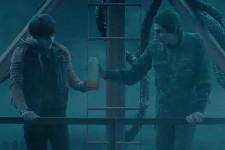 _miwiwi's tweet photo. will would be scared of heights after having to climb n hide n jump from trees in the ud. mike would notice n climb the radio tower behind will n promise he would catch him, using the will voice to encourage him to keep going, esp in the radio tower scene. this is canon #tome https://t.co/HRjcyDKxEV