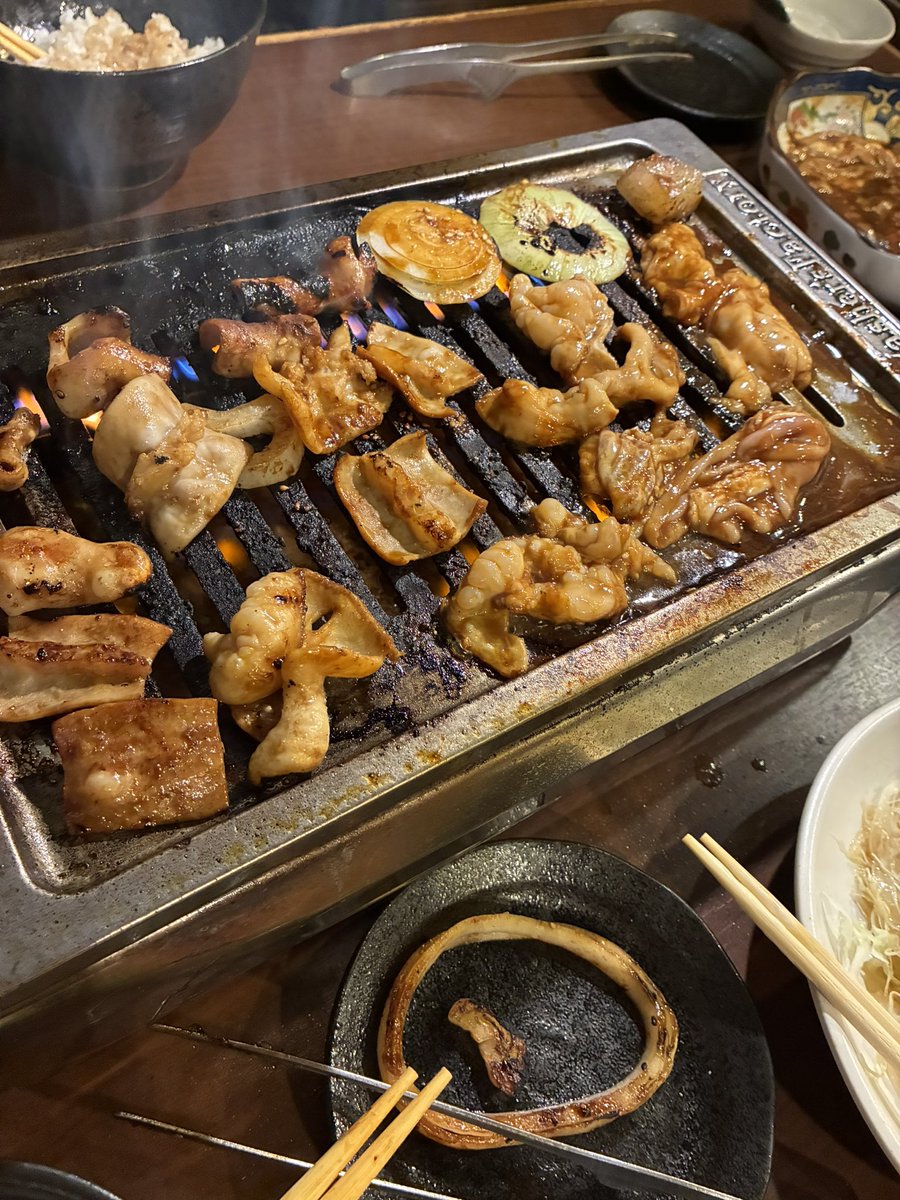 charmy0531's tweet photo. 弟��オッチャンと焼肉🥩🔥
個室だったから？(本当は個室関係ない)オッチャンのおケツがうるさかった🤣
なのに！帰る時、店員さんに
『素敵なお客様お帰りでーす』と大声で言われて笑えてきちゃったꉂ🤣𐤔

だって！素敵なお客様これだよ👇🏻🥸 https://t.co/JwHlOaH53T