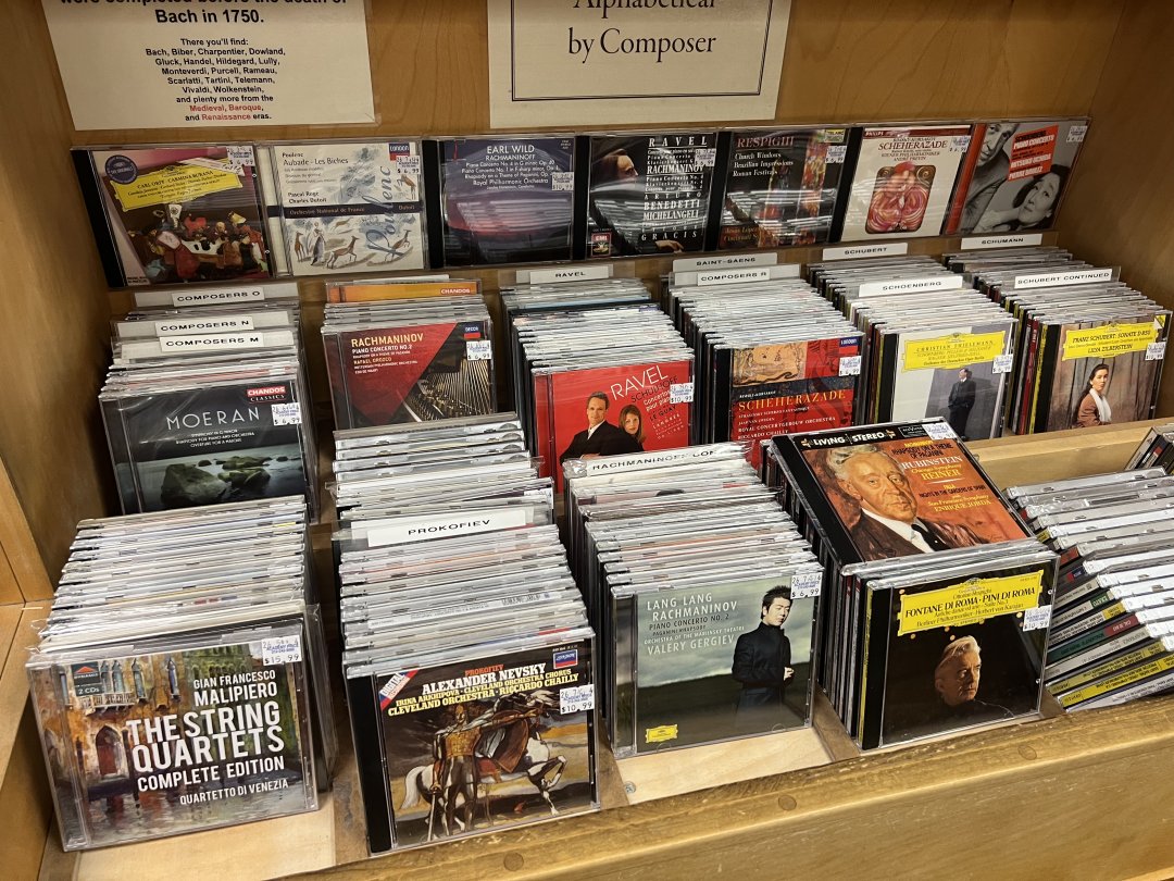Bria_Aur's tweet photo. My favorite record store in New York. https://t.co/NlL7doi6Li