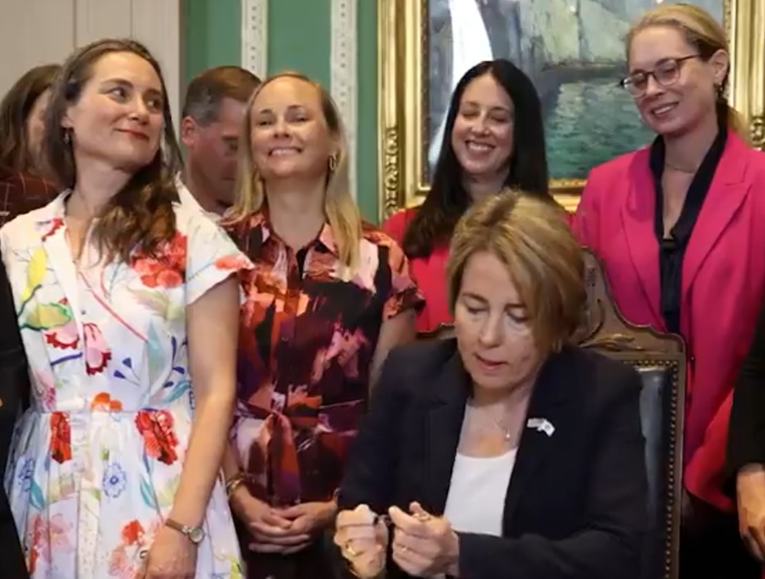 L3XR0V3R's tweet photo. @annamlulis White Liberal Women ---  are evil. 

The silver-lining:  they're aborting their own future. https://t.co/On4rQ3xXHf
