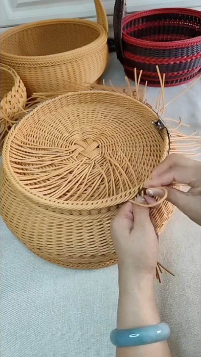 natalie64od7's tweet photo. Just finished this super cute woven basket from scrap yarn—turning leftover bits into something useful u0026 cozy!  #DIY #Crafting https://t.co/d2Z0OpIuSn