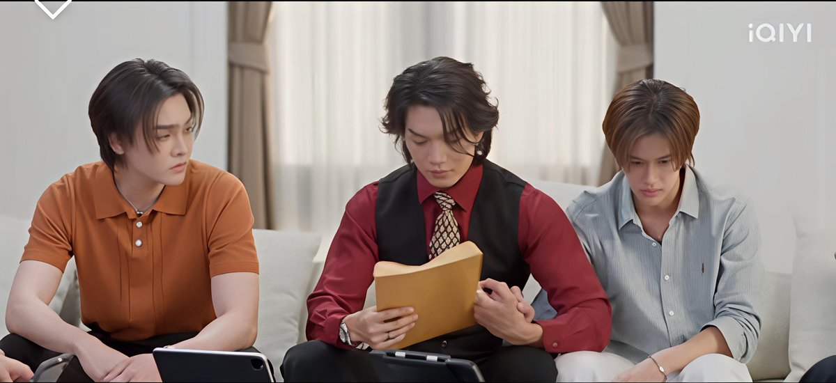 rudylili2612611's tweet photo. Everyone expects a lot from Nakhun, that he can be a caring partner to his Omega, but who thinks about Nakhun? He too is in this bond he didn't want, but he's adapting as best he can. Both of them need to make an effort.

TRUST THE KNOT EP7

#KNOTseriesEP7 https://t.co/g0ZApo2dJP
