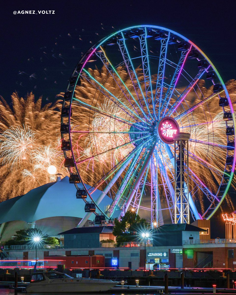 NavyPier's tweet photo. Summer nights shine brighter at Navy Pier! ✨Join us on Saturday, August 15 for our free, award-winning Summer Fireworks show presented by @ChooseChicago! Plan your visit: https://t.co/bXqNjDKylQ https://t.co/2GGkayIHRx
