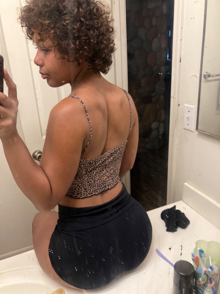 Cocalayla420's tweet photo. https://t.co/pq7Sxgr44q