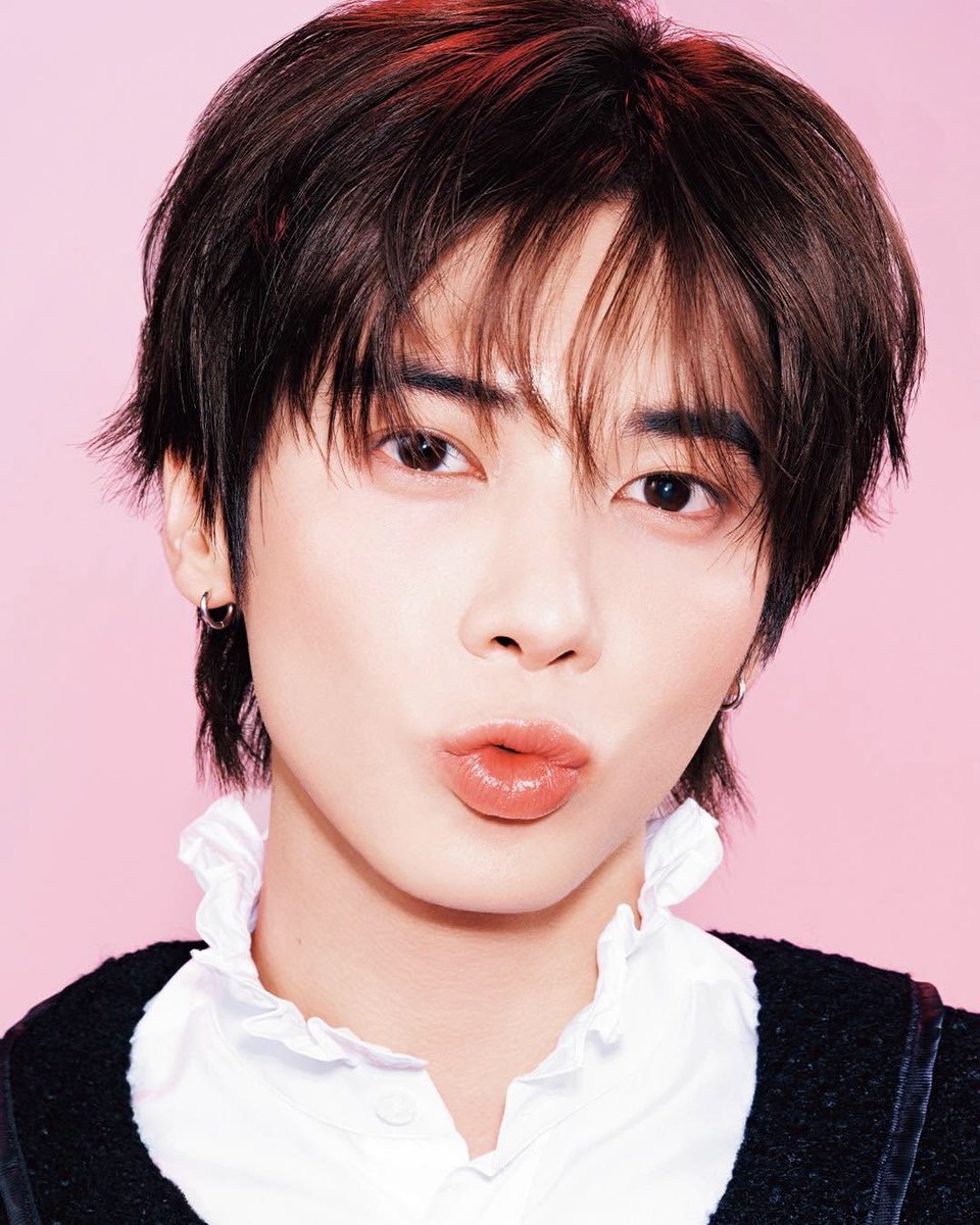 ggumjuniez's tweet photo. TAEHYUN has parted ways with JYP Entertainment.

He will remain as a member of TWICE. https://t.co/JHFMcIRsgg