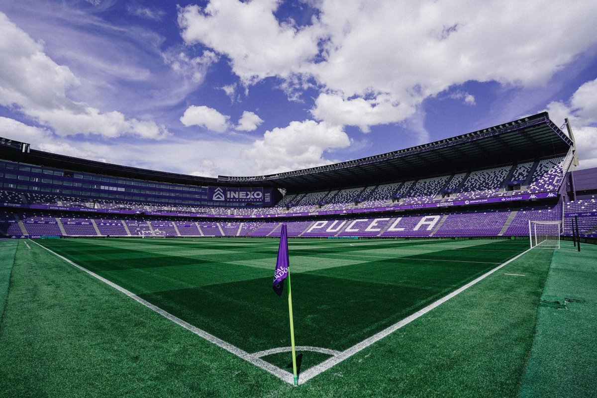 miguelruizfc's tweet photo. Contaros los partidos del @realvalladolid en @SERdeporteValla ha sido un privilegio que no sé explicar en solo un tweet. Un sueño al que he tenido que renunciar para poder disfrutar de nuevos retos y seguir creciendo 🫂

Gracias a todos por el cariño... 

¡Y Aupa #Pucela! 🟣⚪️ https://t.co/jTJf5AZDbz