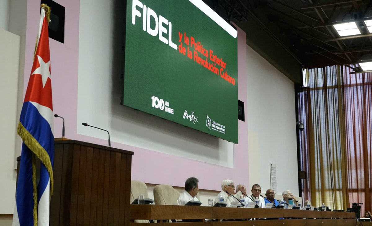 CubaMINREX's tweet photo. Inicia el segundo panel del Foro “Fidel y la política exterior de la Revolución Cubana”, con testimonios de embajadores y diplomáticos cubanos que cumplieron importantes misiones concebidas y dirigidas por el Comandante en Jefe. 

#100AñosConFidel https://t.co/tMbRYHNpOs