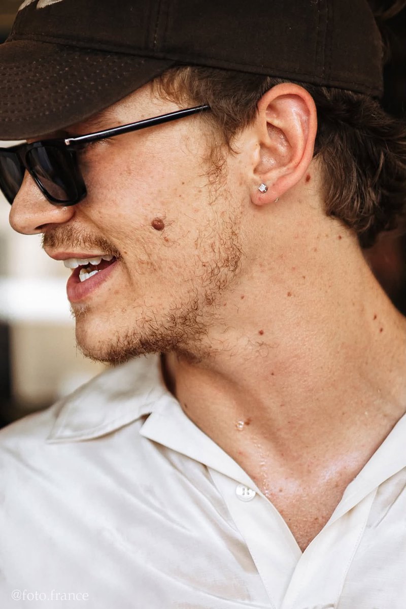 hagravated's tweet photo. the sweat trailing down his neck…. #pervtwt https://t.co/Zcr4HwNgpr