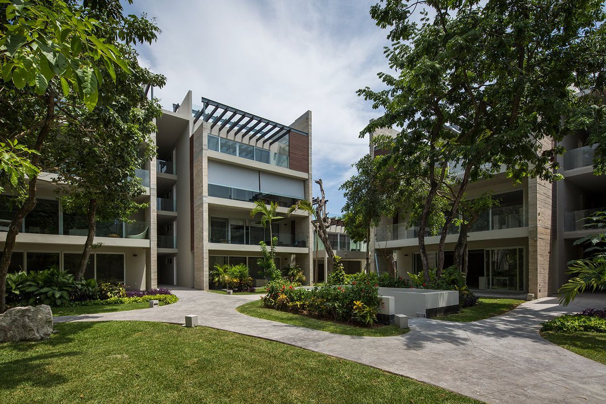 rdlparquitectos's tweet photo. Vaivén del Mar I 2015 I Conjunto I Multifamiliar I Playa del Carmen I Foto: @ideacubica I # arquitectura #diseño #multifamiliar #vivienda #vertical #playadelcarmen #qroo #monterrey #rdlparquitectos #rdlp #arquitecturamexico #arquitecturamexicana #arquitectosmexicanos https://t.co/D6z5YoaQfp