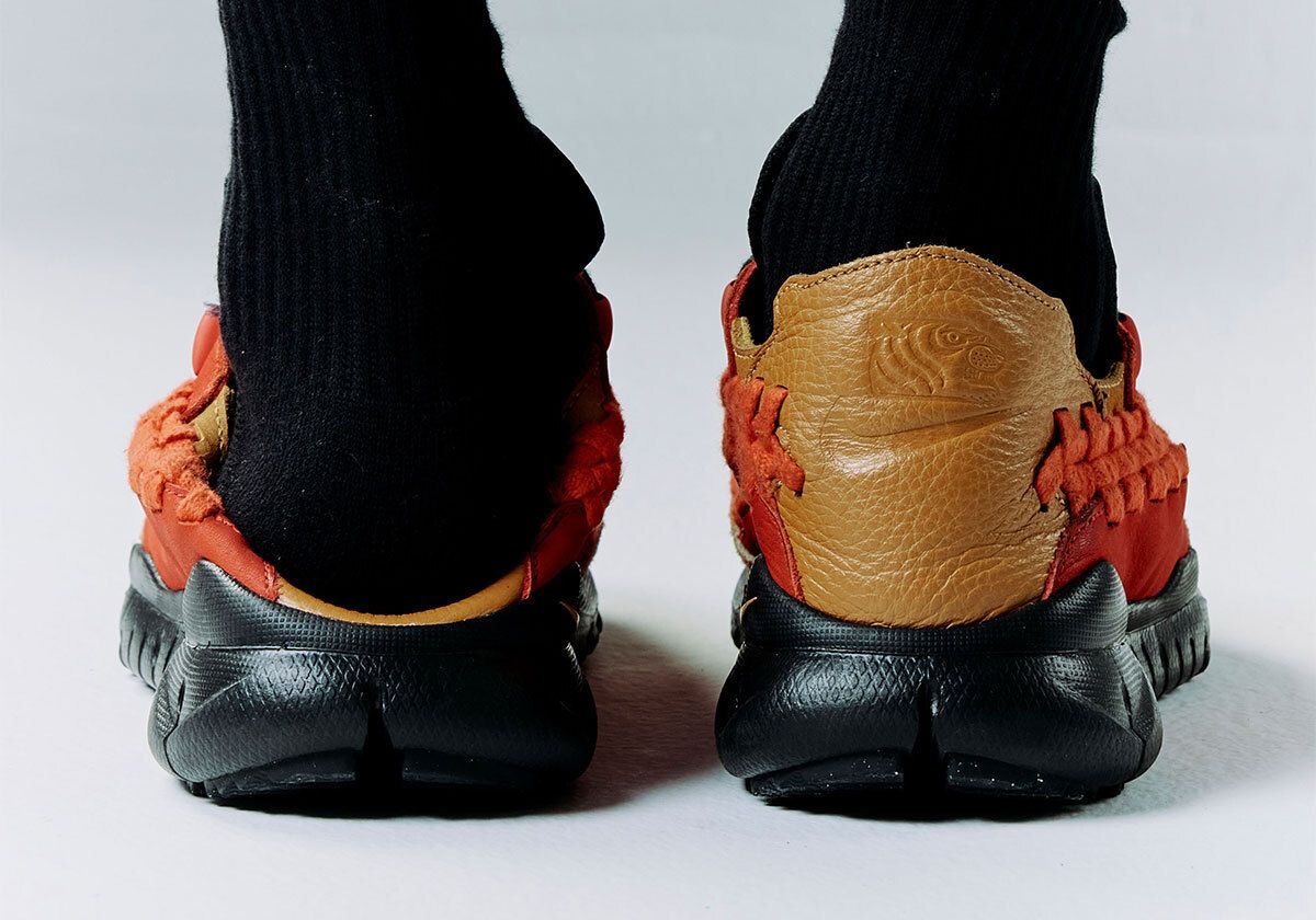 SneakerNews's tweet photo. Soulgoods x Nike Homescape Woven "Chile Red" dropping 8/16 🐅

More here >> https://t.co/Ja41ng2PwM https://t.co/6rtghVKPQ2