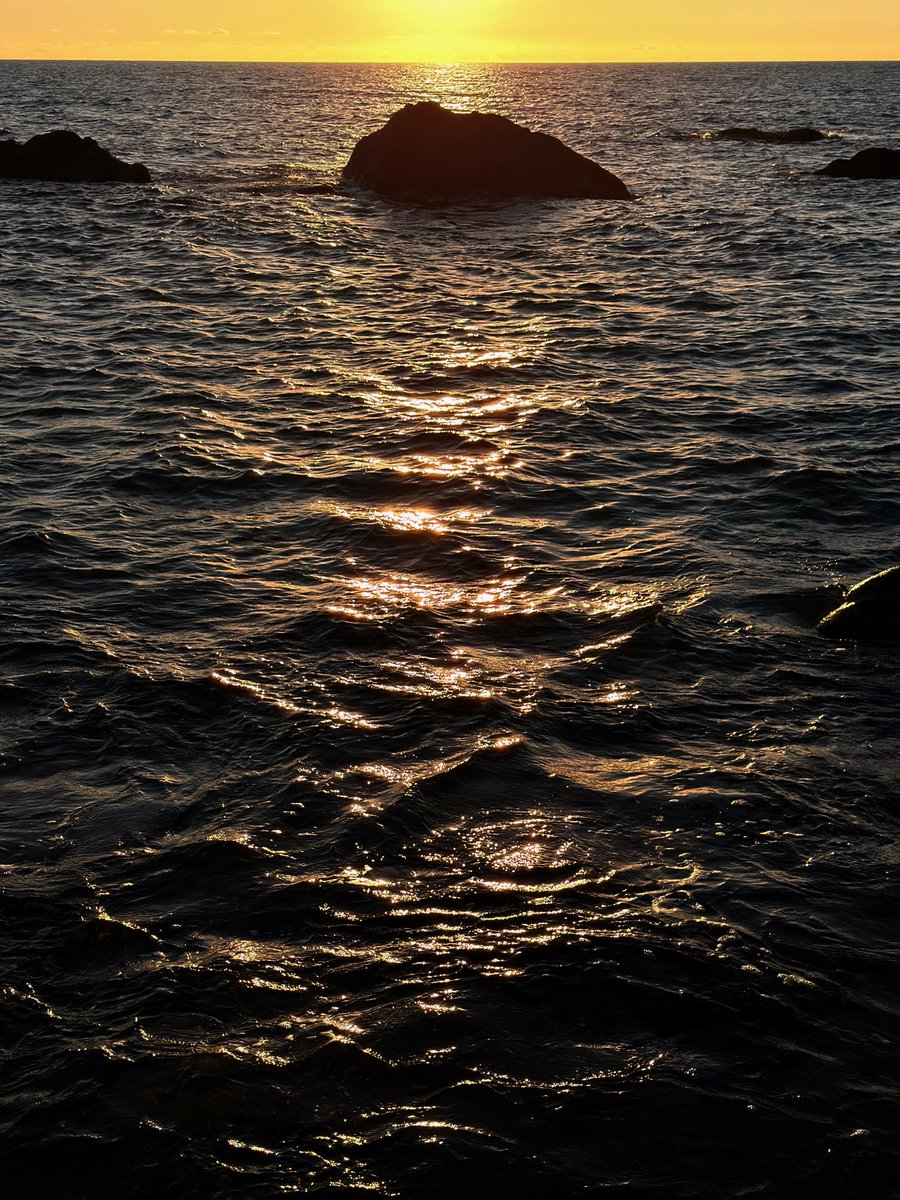 94isthenewchina's tweet photo. everything’s is clear when the water is shinning https://t.co/BKgAw5sONj