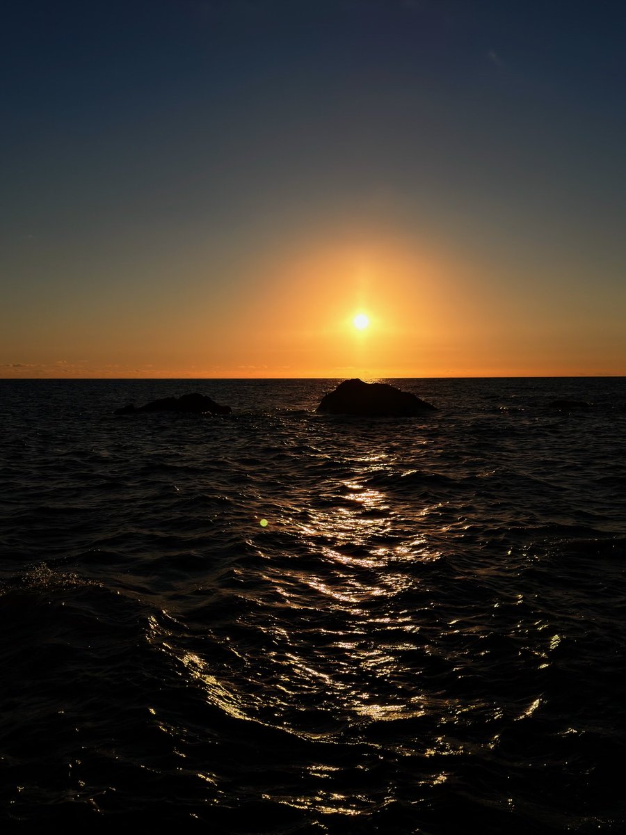 94isthenewchina's tweet photo. everything’s is clear when the water is shinning https://t.co/BKgAw5sONj