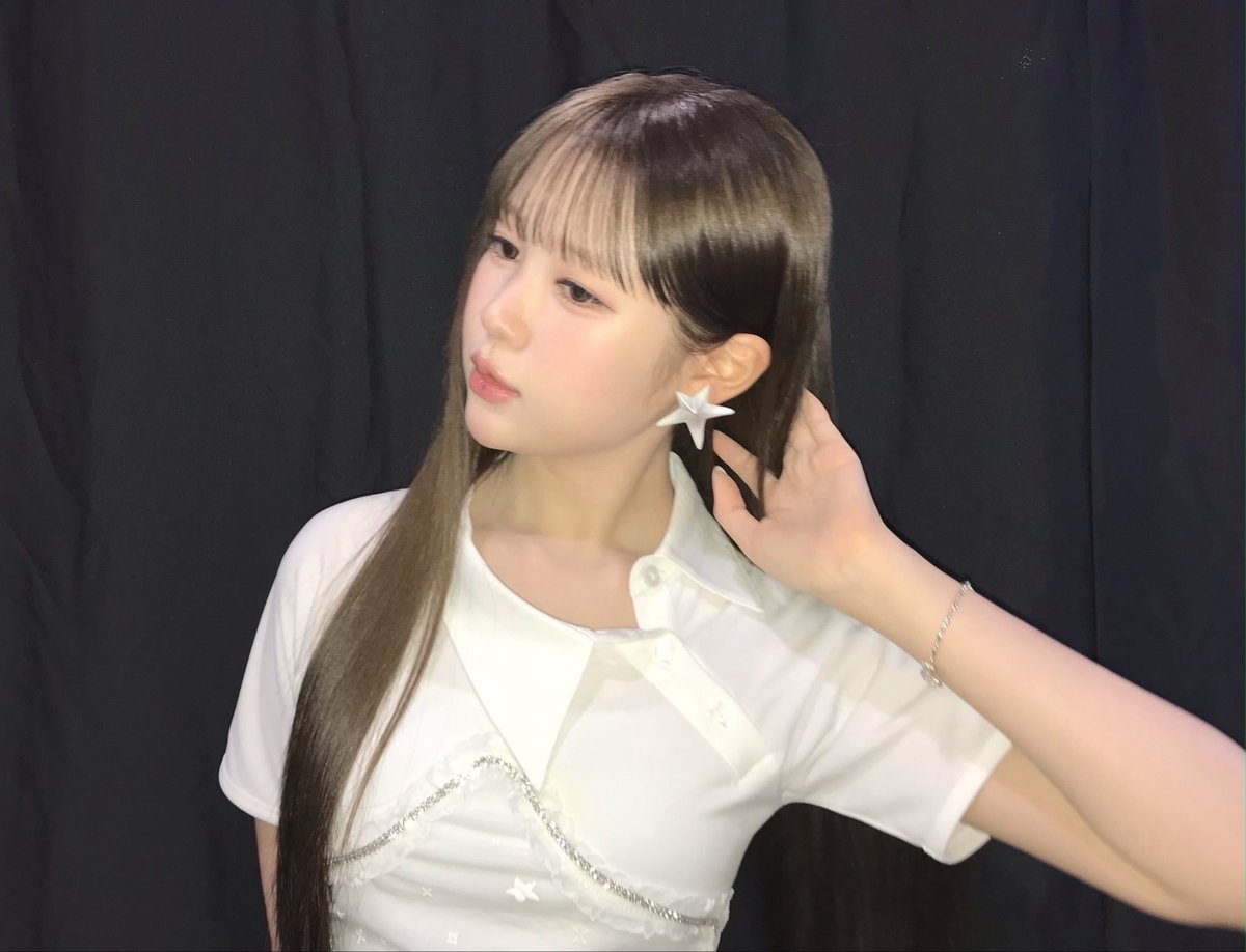 nayeorh's tweet photo. ౨ৎ  —  𝗌𝗆𝖺𝗅𝗅  𝗐𝖺𝗂𝗌𝗍,  𝗉𝗋𝖾𝗍𝗍𝗒  𝖿𝖺𝖼𝖾  . . .♡ https://t.co/ICYqHPd4wG