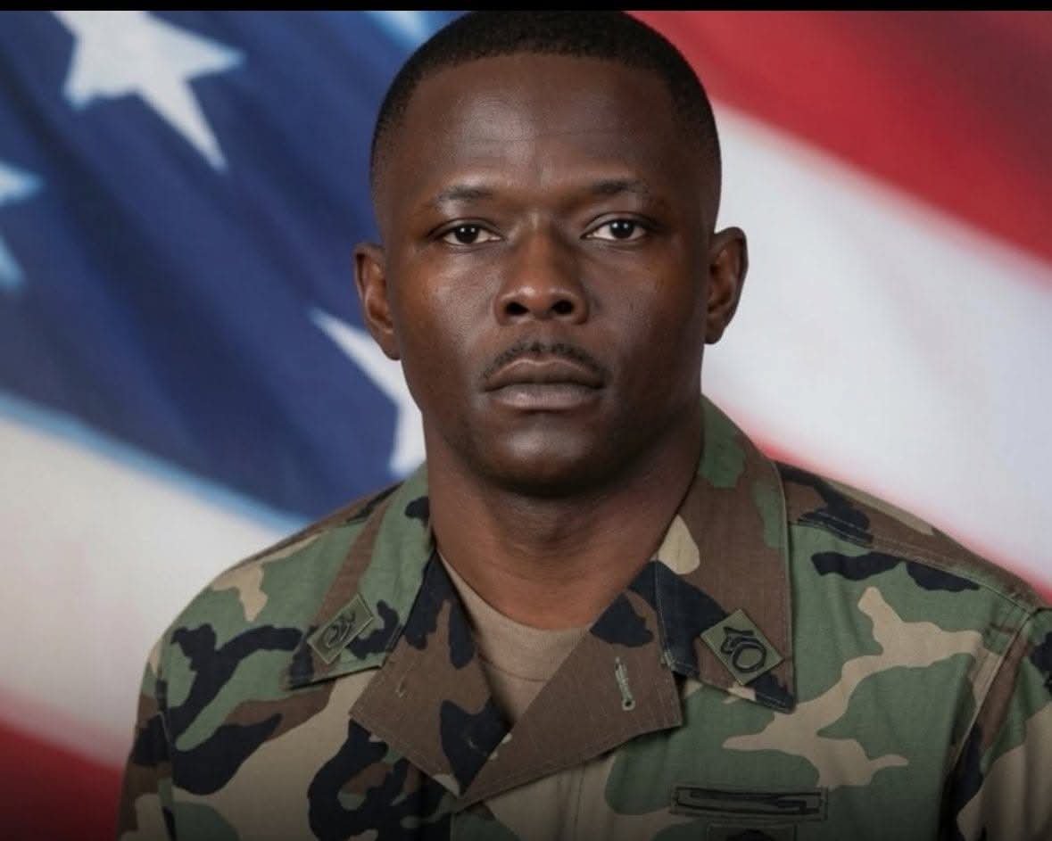 DOGEQEEN's tweet photo. He was burning alive, yet he kept re-entering the burning Bradley Fighting Vehicle until all six soldiers and the Iraqi interpreter were safe. Burns covered 72% of his body. His first words were, ‘How are my boys?’ He died three weeks later. It took 16 years for him to receive the Medal of Honor. HIS NAME IS SERGEANT FIRST CLASS ALWYN C. CASHE, NEVER FORGET!