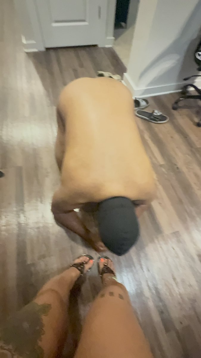 paythepuma's tweet photo. Happy Toesday to this loser, thanking my feet after I just kicked the shit out of his pathetic body lol https://t.co/Wsj4oGLIX6