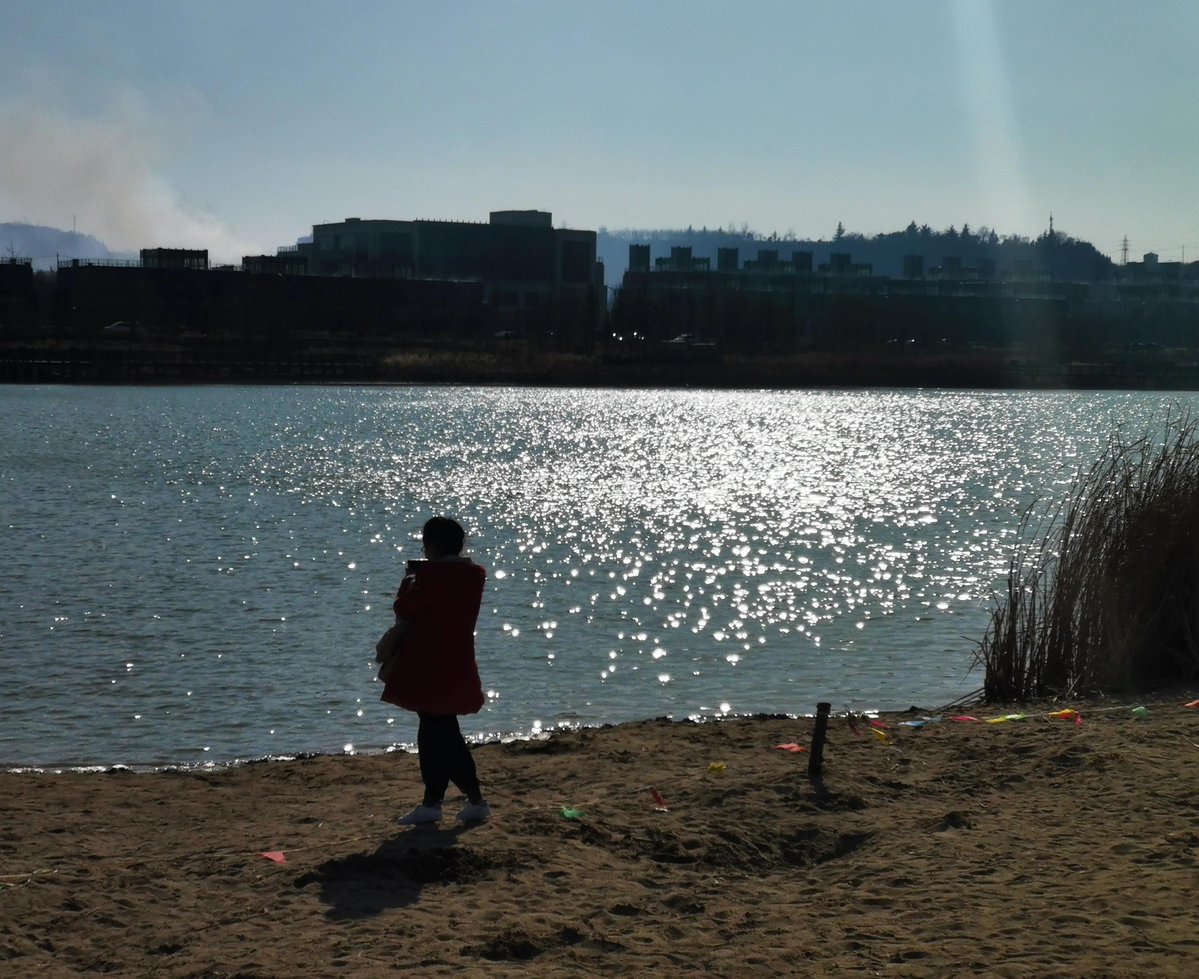 marcus_mrsmooth's tweet photo. Just wrapped up a 2-day community park cleanup with 20 lovely volunteers! Picked up 15+ big bags of trash, planted 30 wildflowers, and saw local kids laughing while helping  Small acts make big changes — grateful for this warm team! https://t.co/X2AudhNHCl