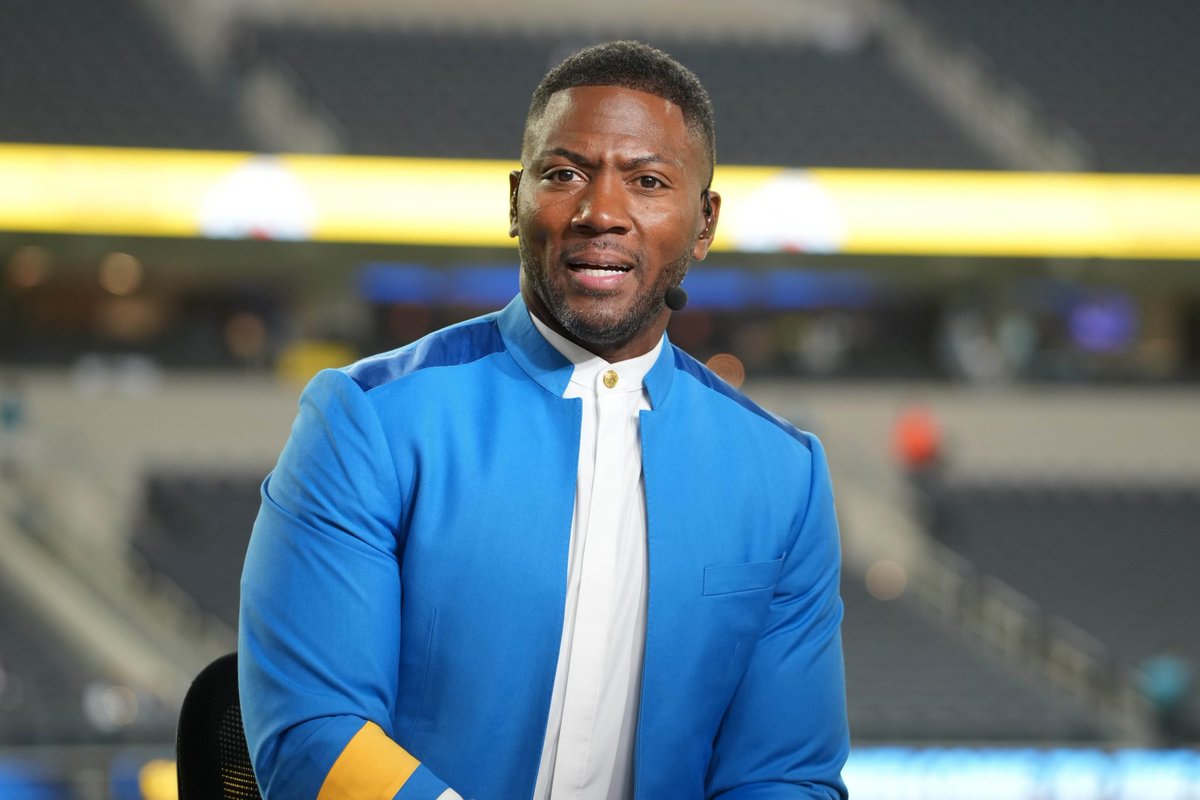 miller_dan59816's tweet photo. @Realrclark25 speaking of clowns who turn serious issues into spectacles for attention. https://t.co/KdDM56OJZY