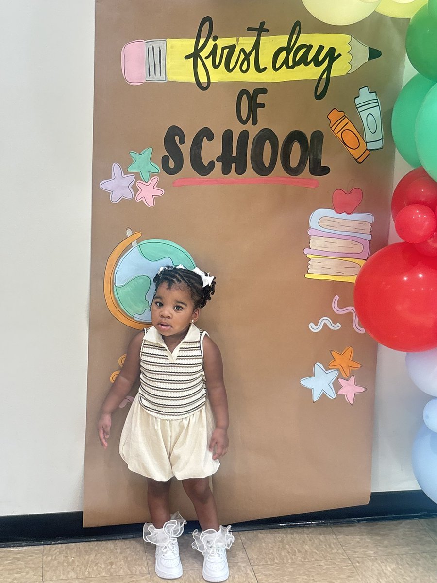 Lenathediva_'s tweet photo. Back to school she goes🥰🍑✨ #PrettyPeach https://t.co/GPQCcSHVhF