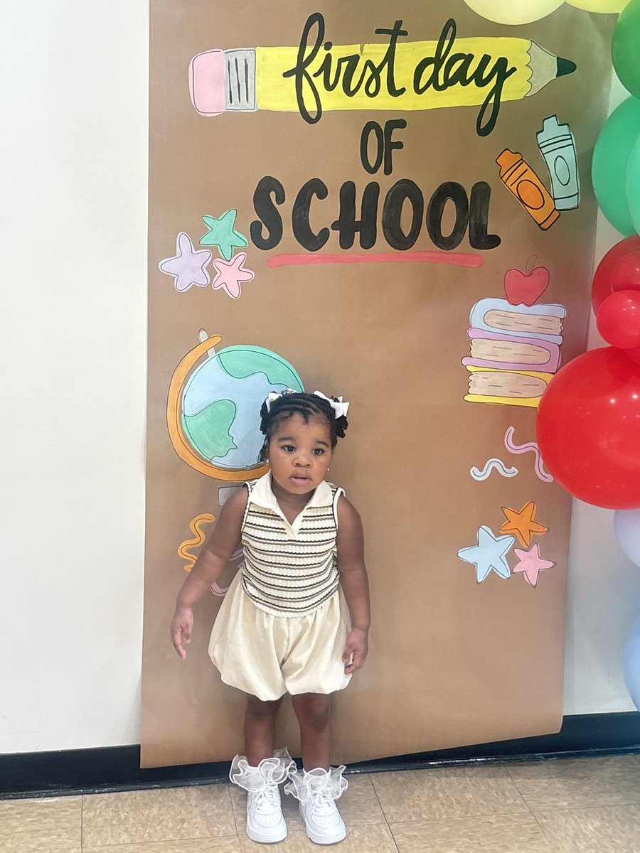 Lenathediva_'s tweet photo. Back to school she goes🥰🍑✨ #PrettyPeach https://t.co/GPQCcSHVhF