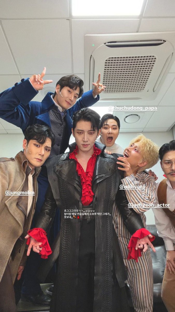 9koi_'s tweet photo. 끄헝헝,,,,,,     아실감나 https://t.co/IRKxm42Qhx