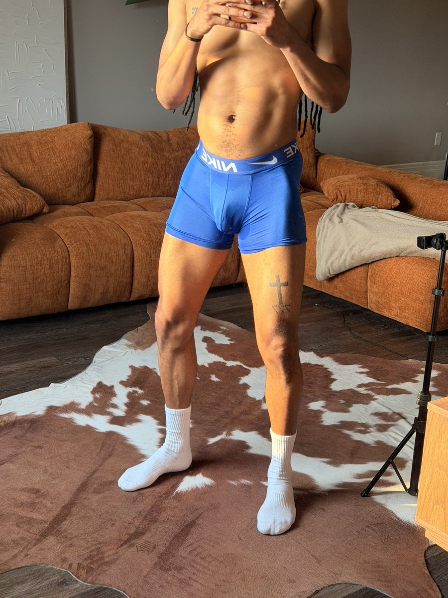 TooooSlim's tweet photo. Before and after Leg day https://t.co/D8Piet2pHK
