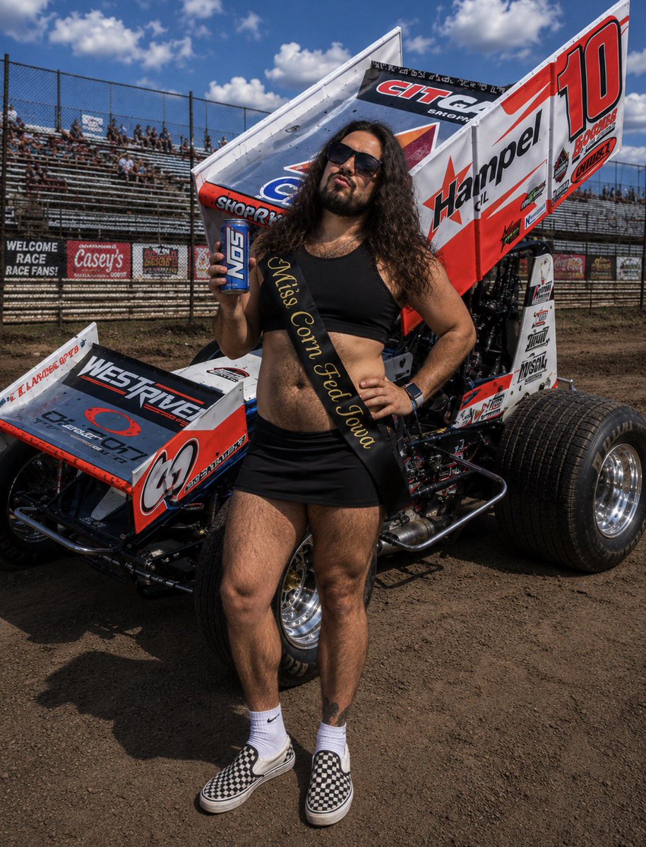 RealTonyLaTorta's tweet photo. The future is now. #misscornfediowa #cornchamp #NOSvilleNationals https://t.co/0r1I8J8lbs