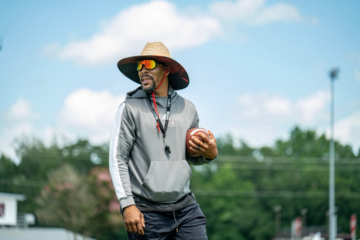 HindsCC_FB's tweet photo. Live It , Love It , Loyal to It ‼️- Head Coach @CoachJones2010 🦅🦅 https://t.co/OH5Yk2hZlG