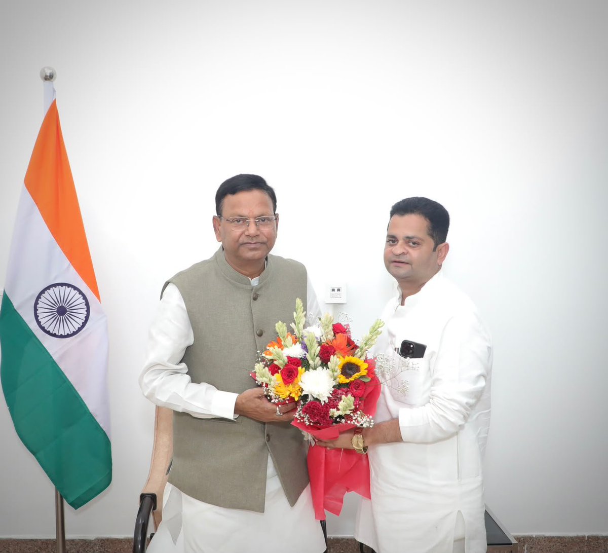 ashishyadavmla's tweet photo. आज दिल्ली में भारतीय जनता पार्टी के माननीय प्रदेश अध्यक्ष श्री पंकज चौधरी जी से शिष्टाचार भेंट कर मार्गदर्शन प्राप्त किया। @mppchaudhary
@PMOIndia
@BJP4India
@NitinNabin
@mppchaudhary
@BJP4Delhi
@CMOfficeUP
@mYogiAdityanath
@BjpLucknow
@bjp4etah
@BJP4UP
@BJPIND https://t.co/JjZUrBfMI9