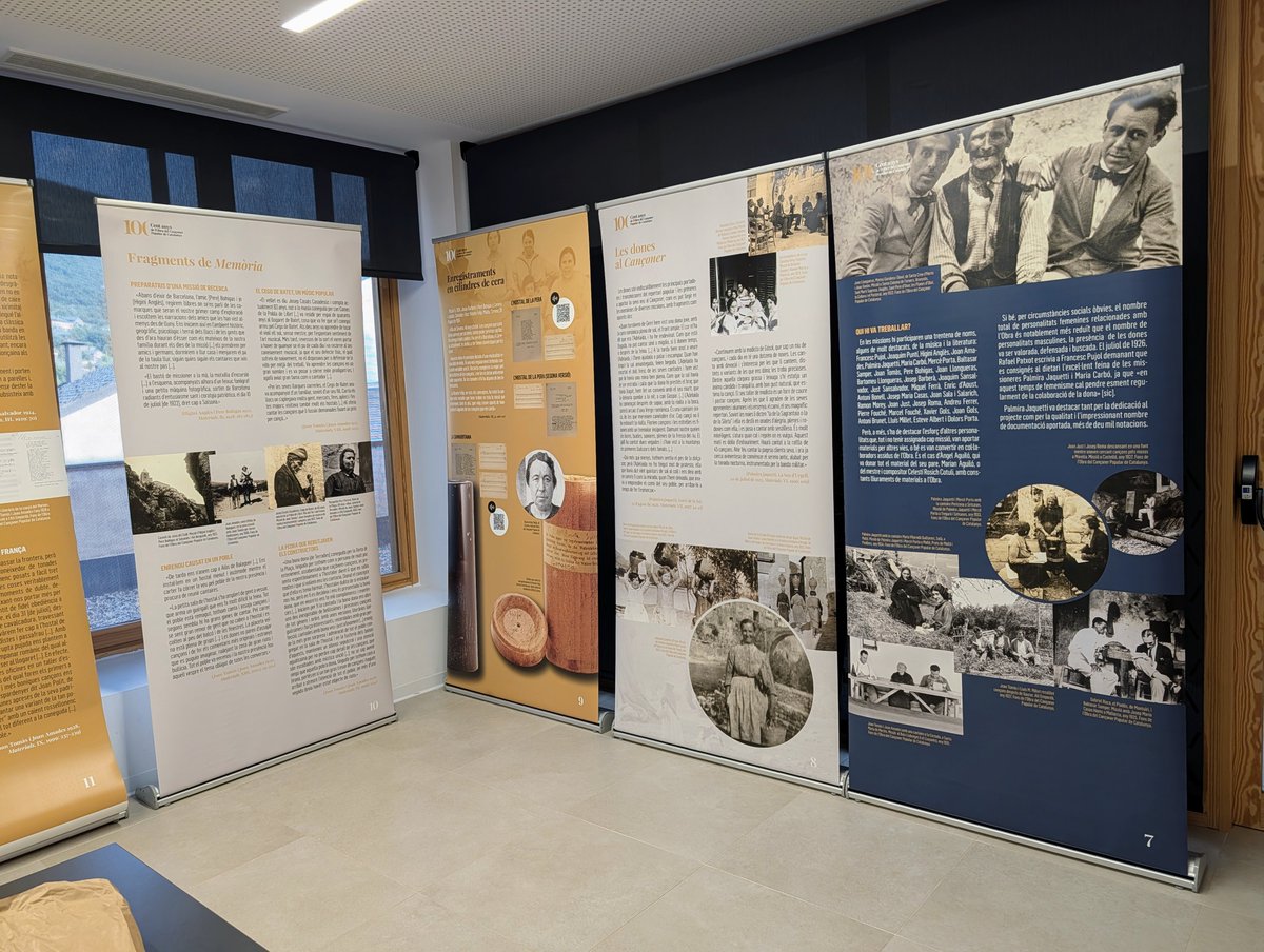 bibliosort's tweet photo. Fa tot just 100 anys @palmirajaquetti i Maria Carbó recorrien els carrers de Sort en missió de l'Obra del Cançoner Popular de Catalunya
En commemoració us convidem a visitar l'exposició "100 anys de l'Obra del Cançoner Popular de Catalunya" @cultura_cat https://t.co/9O8tznaNIt https://t.co/52Yr4jCQY4